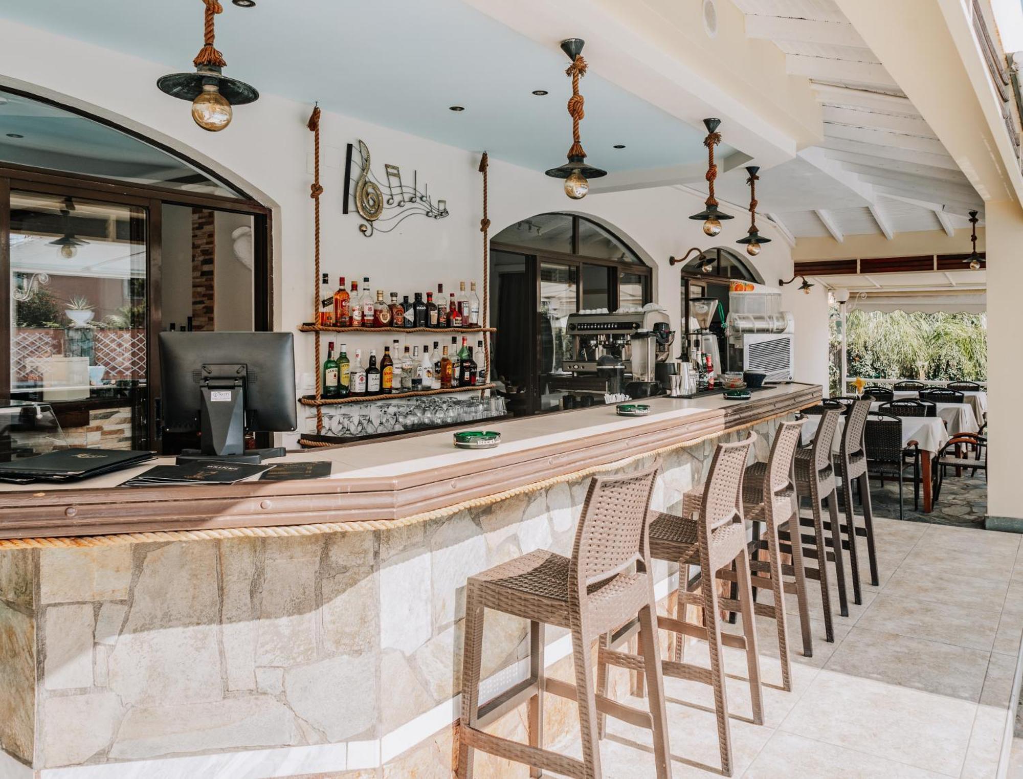 Maltezos Hotel Gouvia Exterior photo